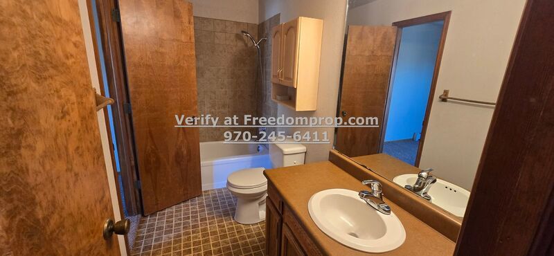 Lots of space in this 3 Bedroom 2.5 Bath Ridges Duplex property image