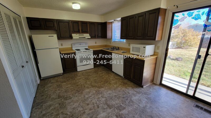 Well Kept 2 Bedroom 1 Bath First Floor Apartment property image