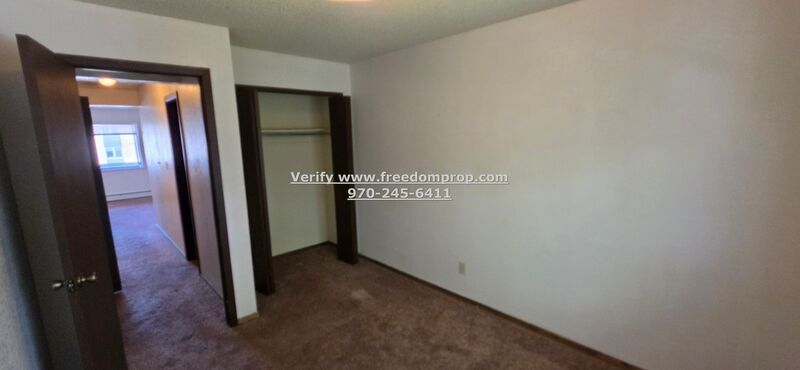 Near CMU Convenient Location 3rd Floor 2 Bedroom 1 Bath 1 car garage Apartment property image