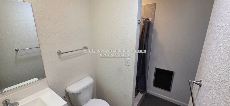 2 bed 1 bath with AC by CMU property image
