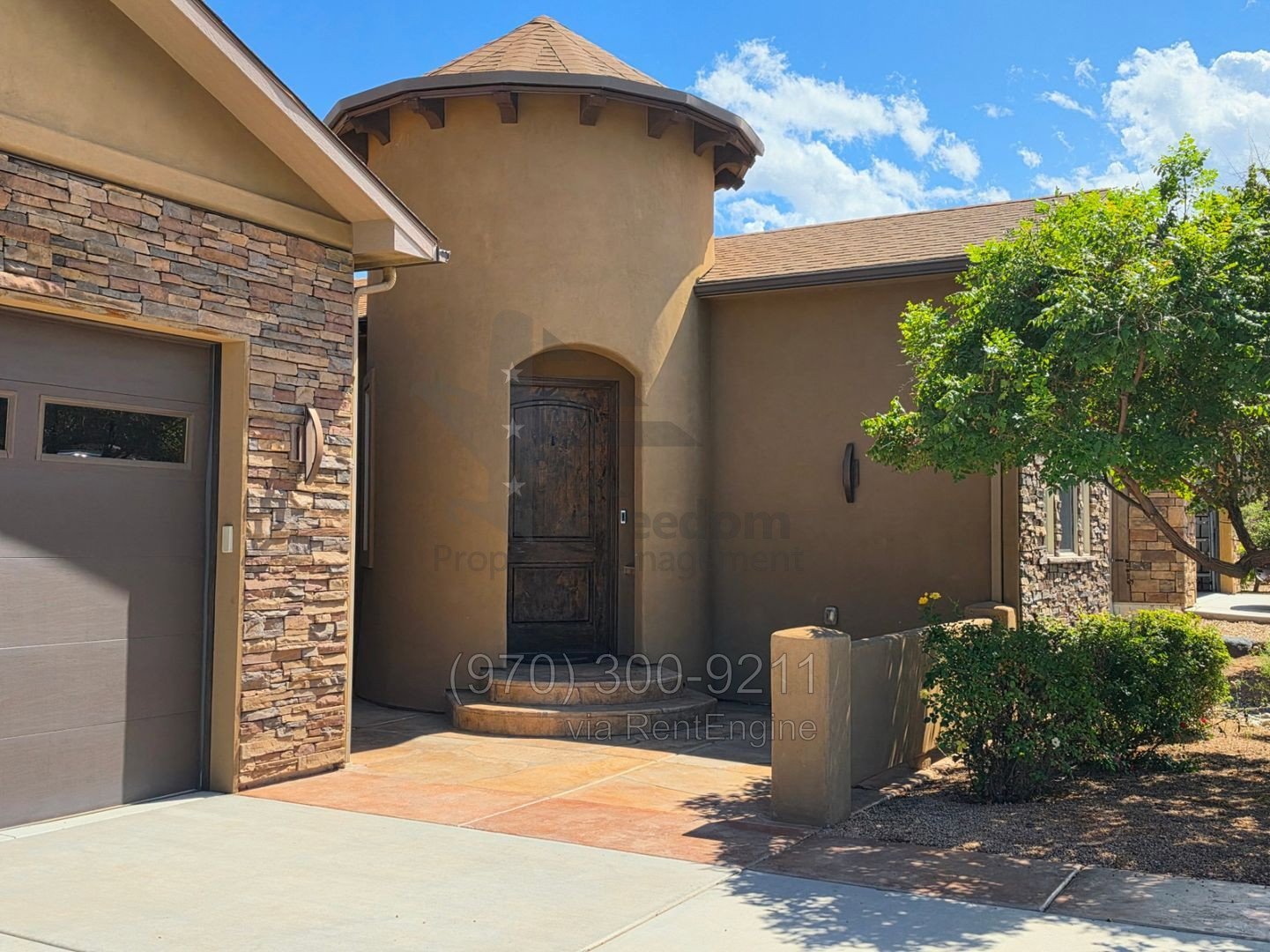 Stunning 3 bed 2 bath home near Tiara Rado property image