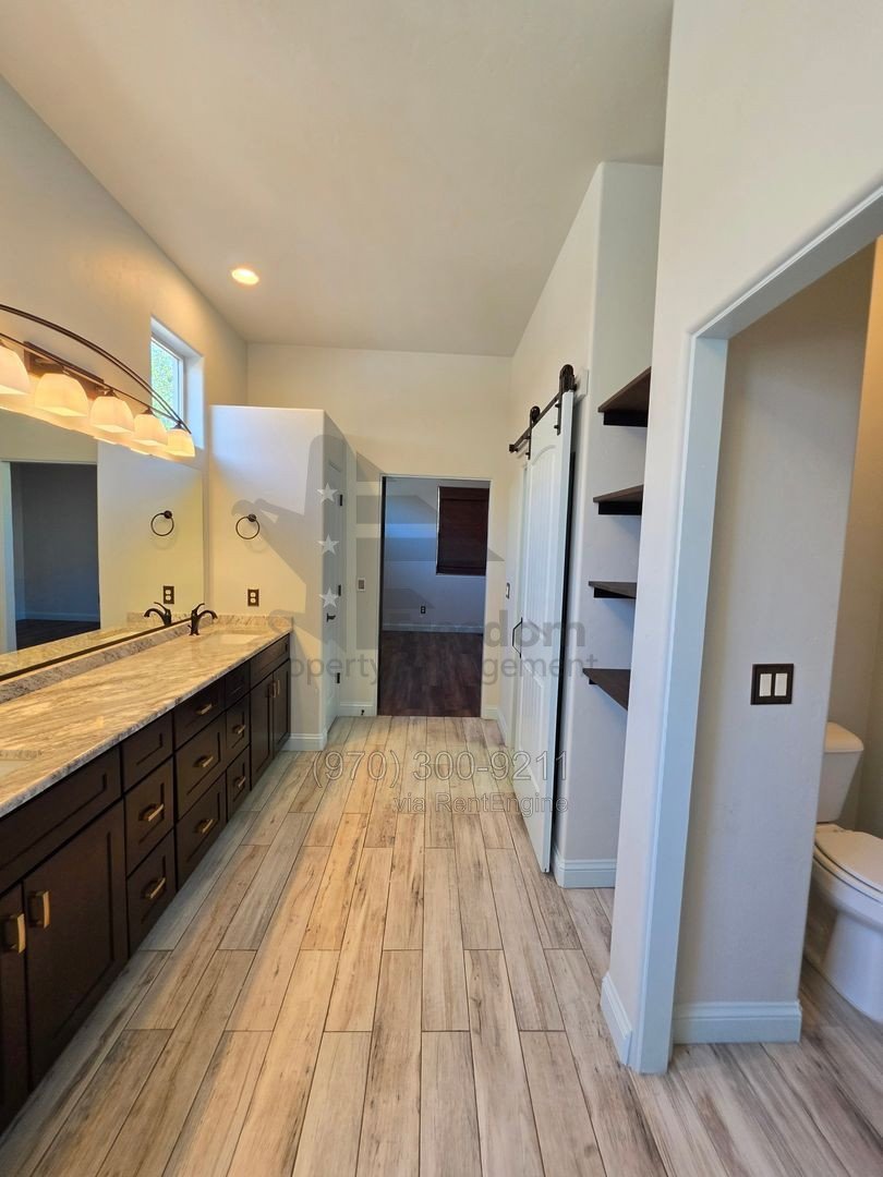 Stunning 3 bed 2 bath home near Tiara Rado property image