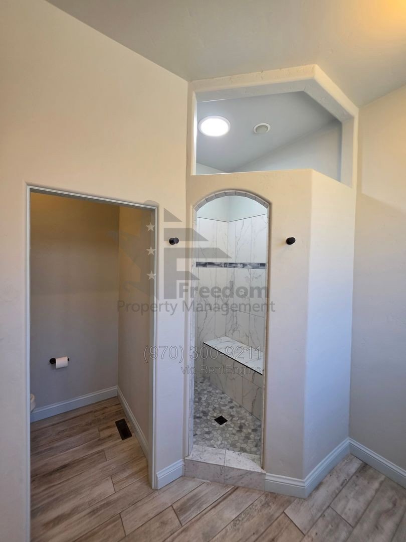 Stunning 3 bed 2 bath home near Tiara Rado property image