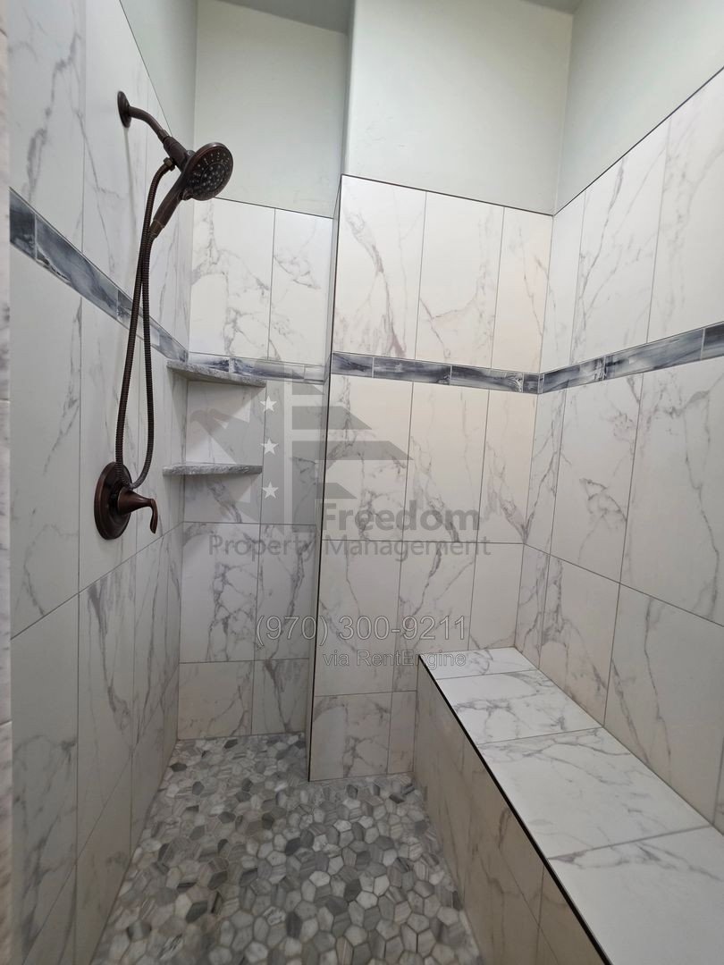 Stunning 3 bed 2 bath home near Tiara Rado property image