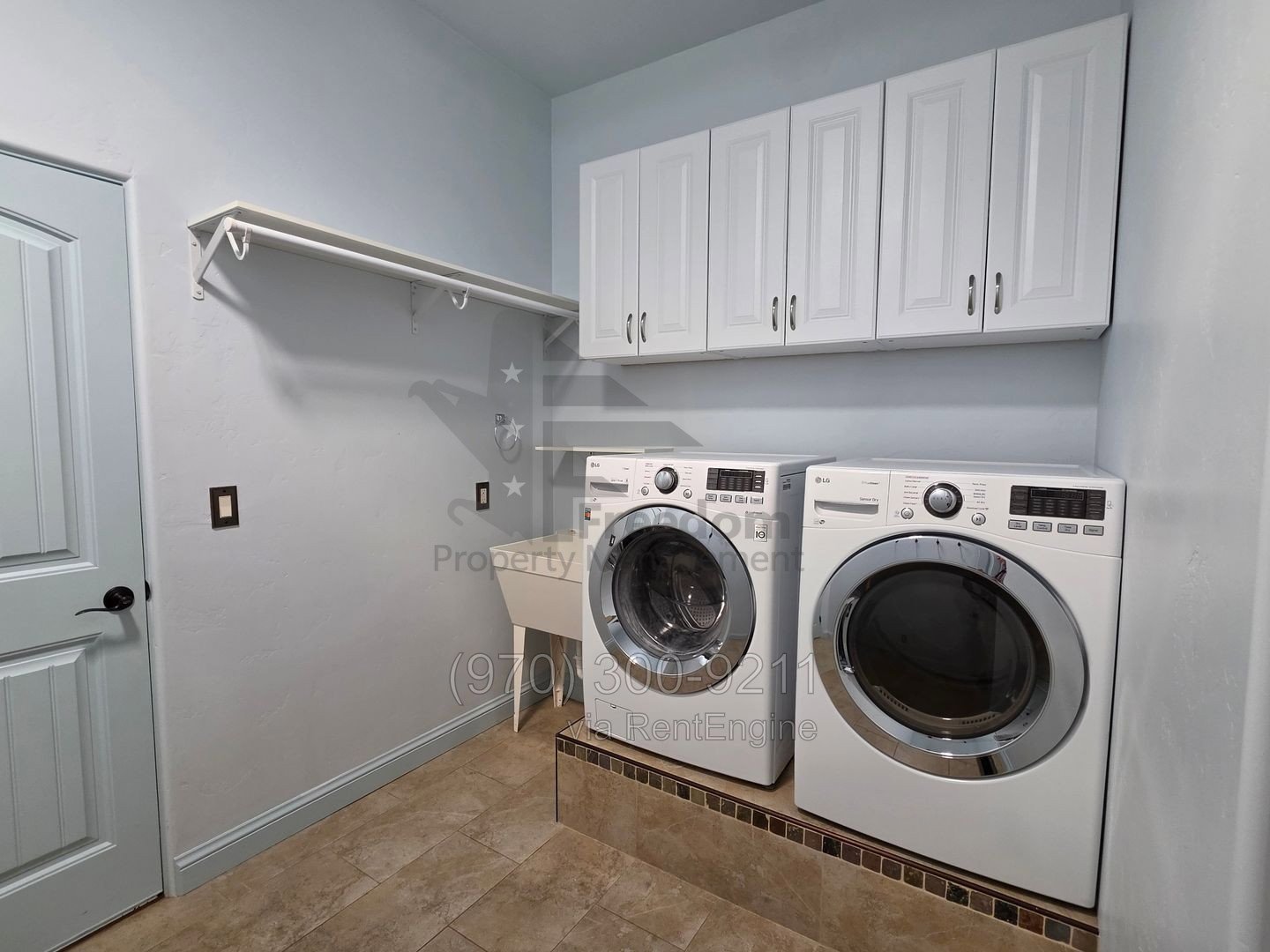 Stunning 3 bed 2 bath home near Tiara Rado property image