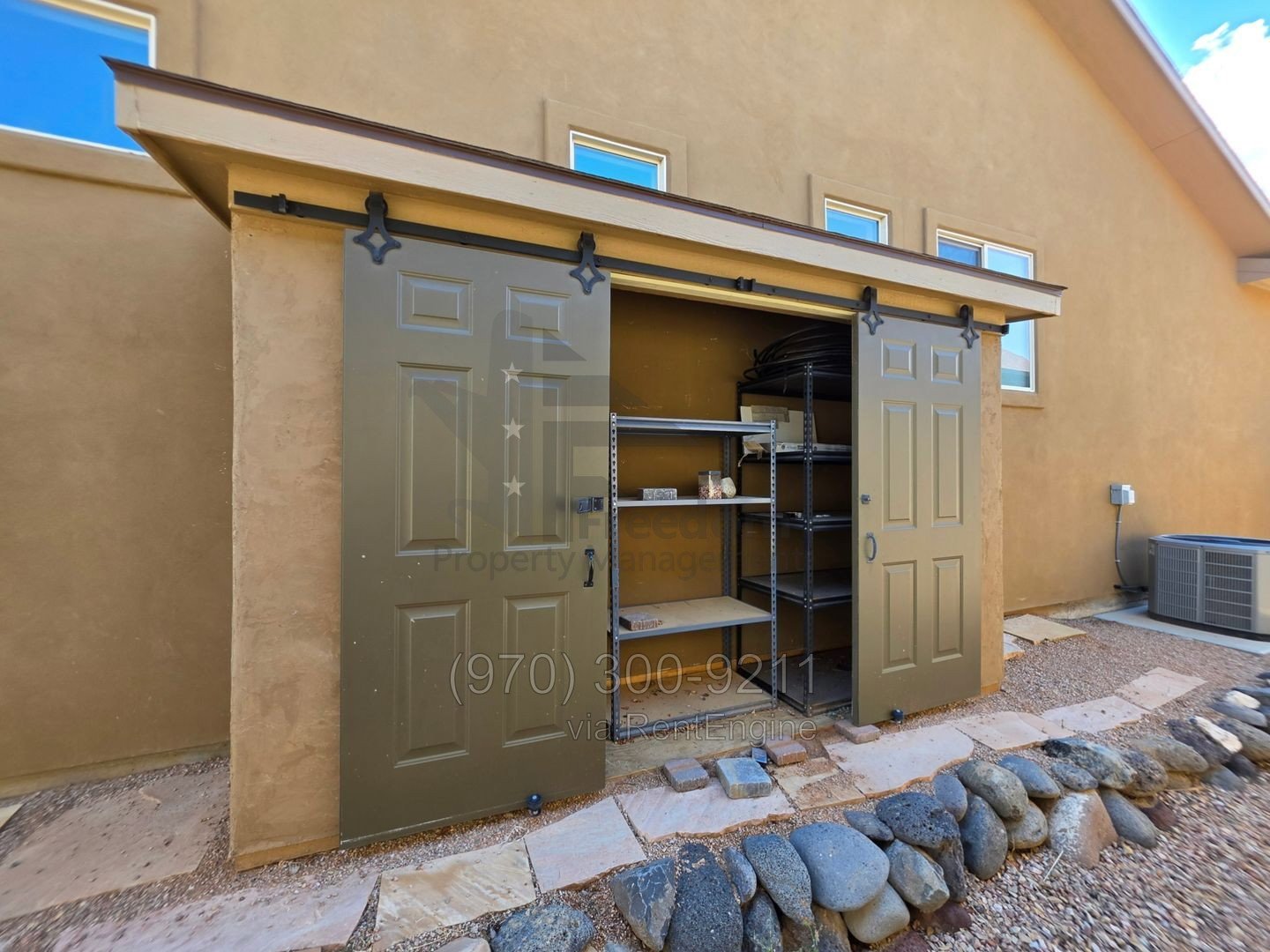 Stunning 3 bed 2 bath home near Tiara Rado property image