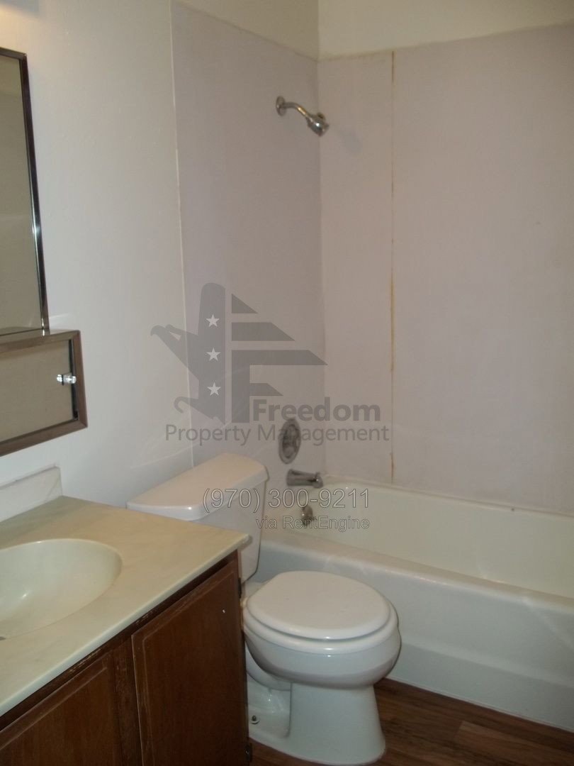 Near Hospital and CMU 2 Bedroom 1 Bath Apartment property image