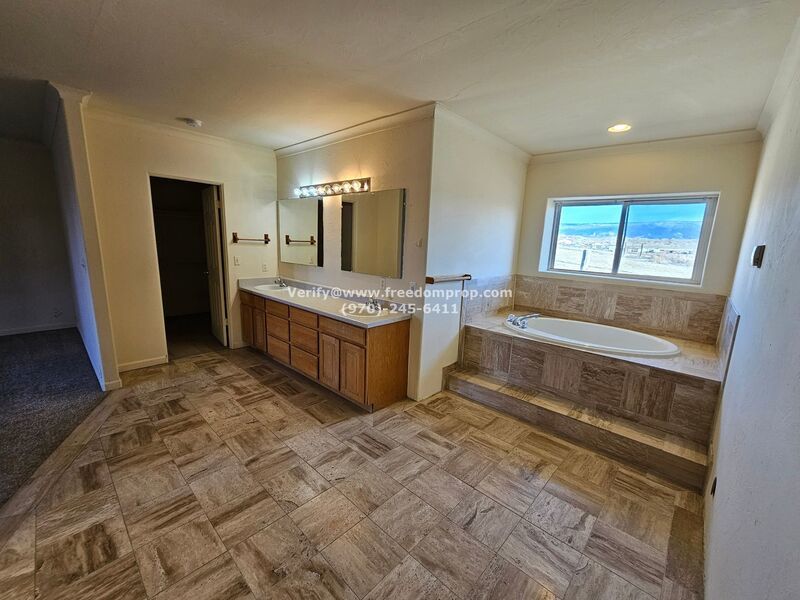 Whitewater living with lots of open space property image