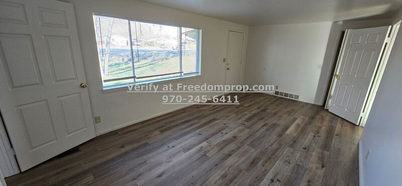 Plenty of Space 2 or 3 Bedroom 1 Bath House property image