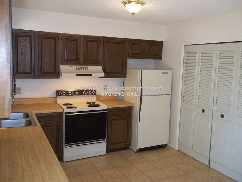 Well maintained - 2 Bedroom 1 Bath 2nd Floor Apartment property image