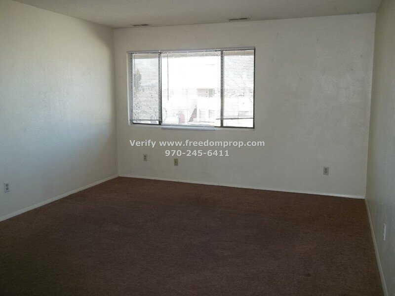 Well maintained - 2 Bedroom 1 Bath 2nd Floor Apartment property image