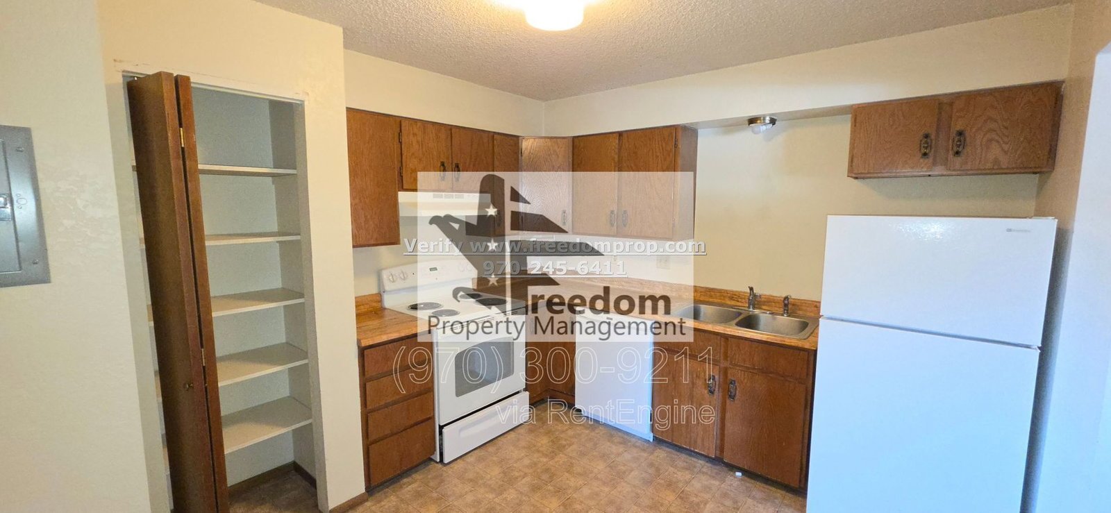 Near CMU Convenient Location 3rd Floor 2 Bedroom 1 Bath 1 car garage Apartment property image