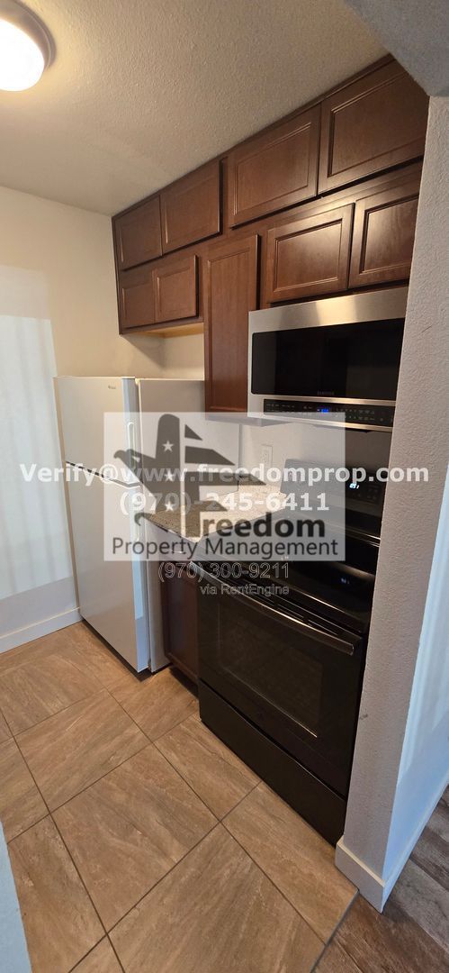 ALL UTILITIES PAID Garden level 2 bed 1 bath property image
