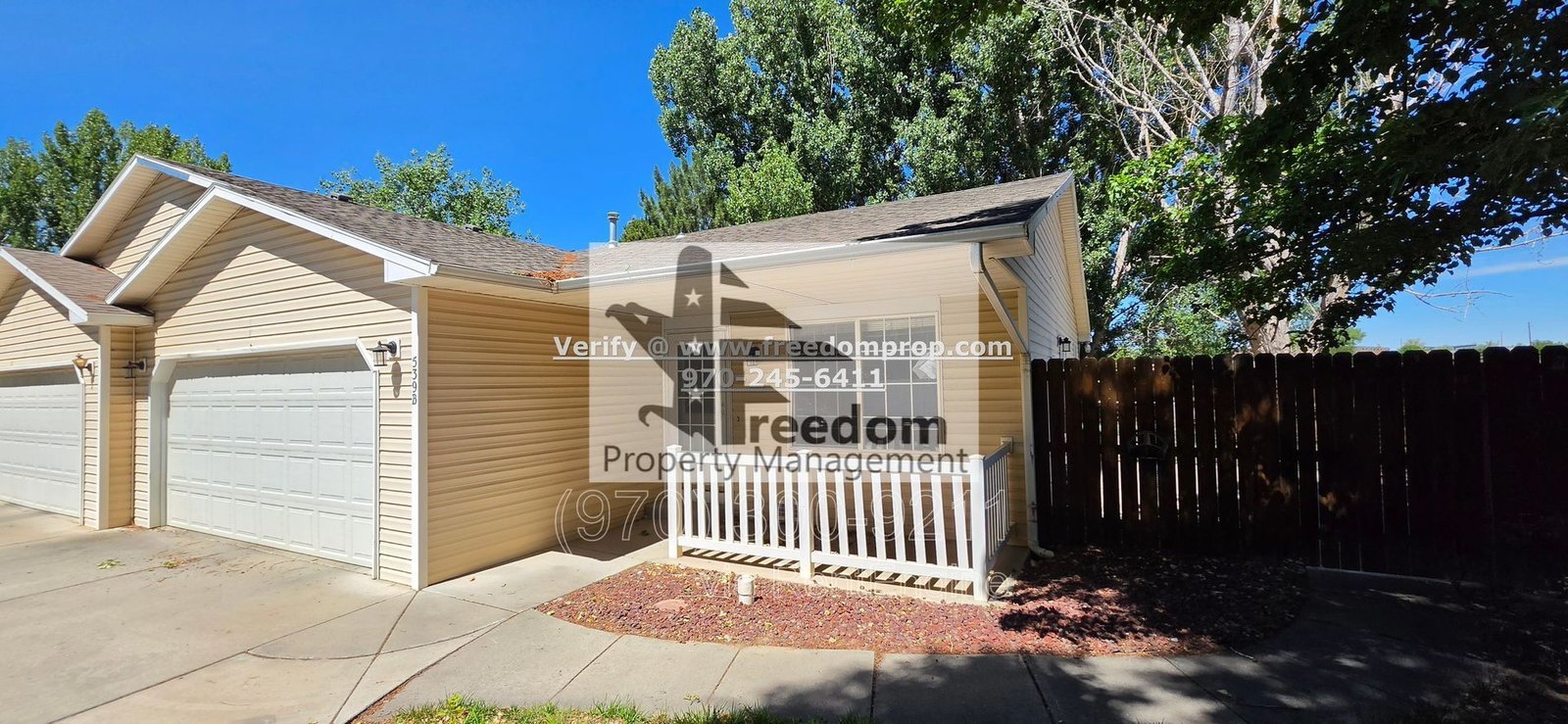 Great 3 Bedroom 2 Bath Duplex with large yard property image
