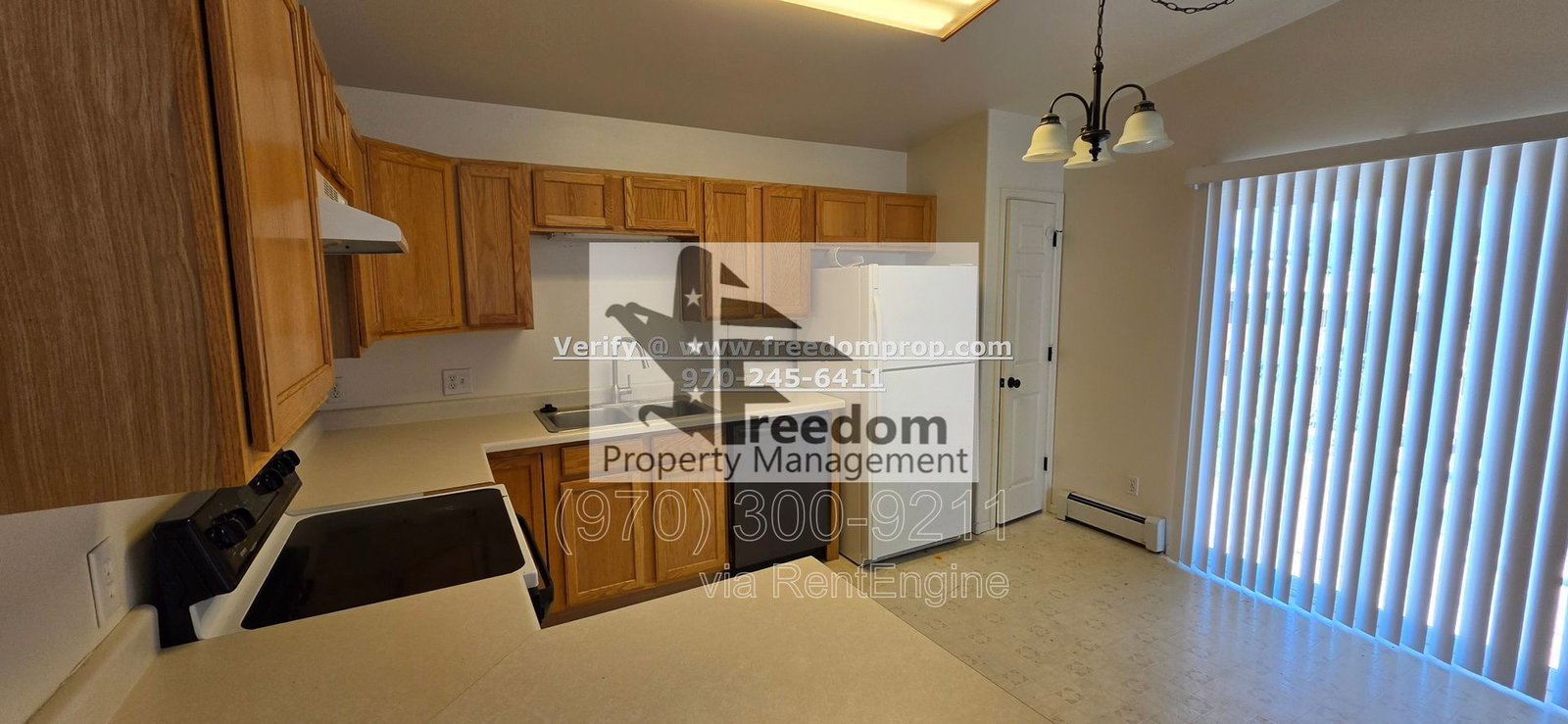 Great 3 Bedroom 2 Bath Duplex with large yard property image