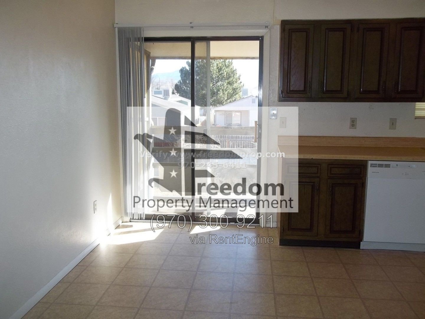 Well maintained - 2 Bedroom 1 Bath 2nd Floor Apartment property image